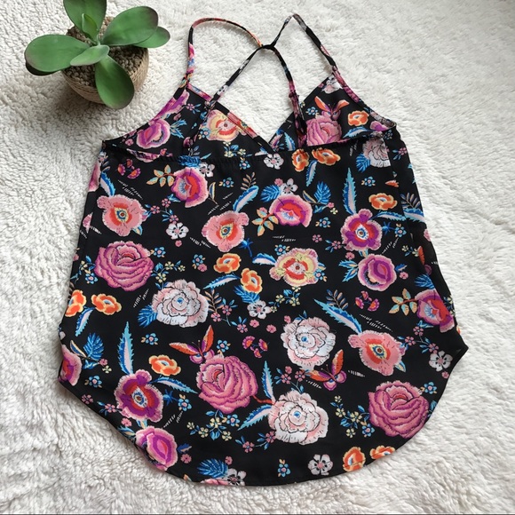 Lily White Floral Halter - Picture 2 of 5